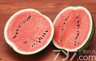 花花吃瓜不吐籽,揭秘娱乐圈的甜蜜与苦涩