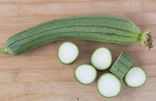 夏天吃瓜季节丝瓜,清凉解暑的绿色美食之旅